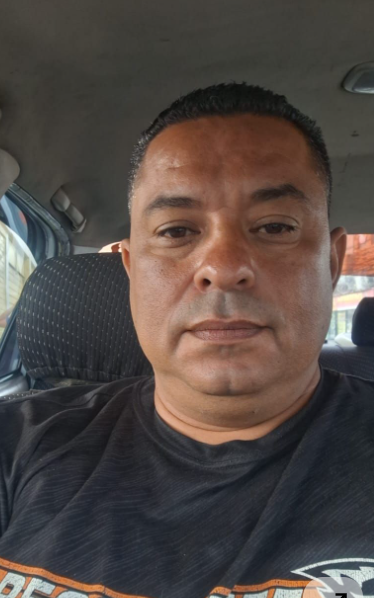<em>Carlos P.</em>